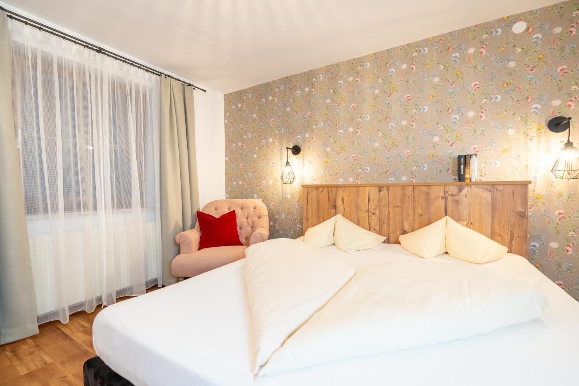 Hotel Krone Tirol Ройте Экстерьер фото