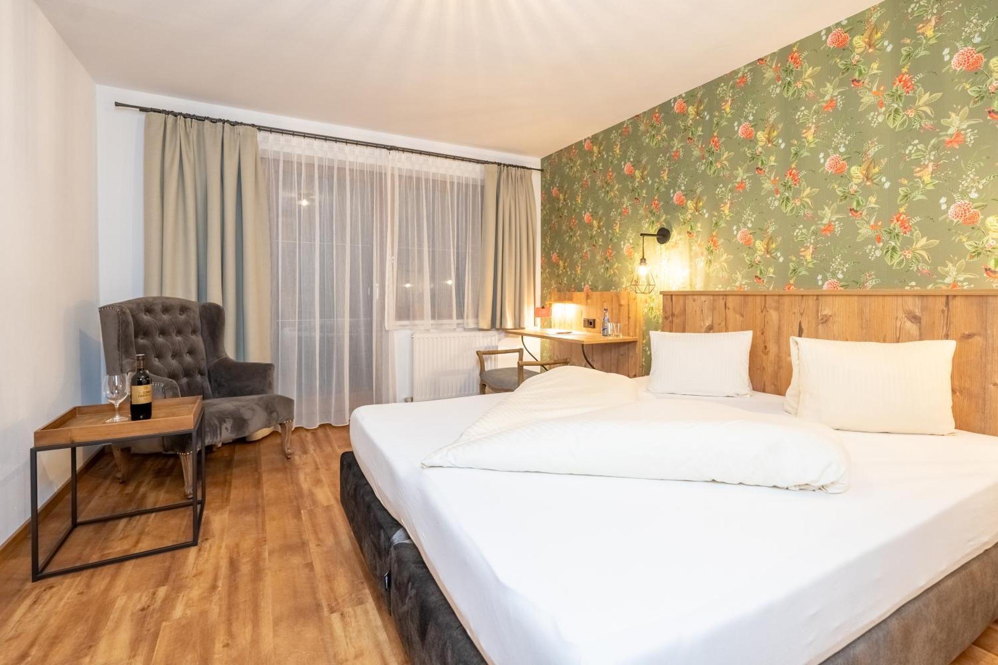 Hotel Krone Tirol Ройте Экстерьер фото