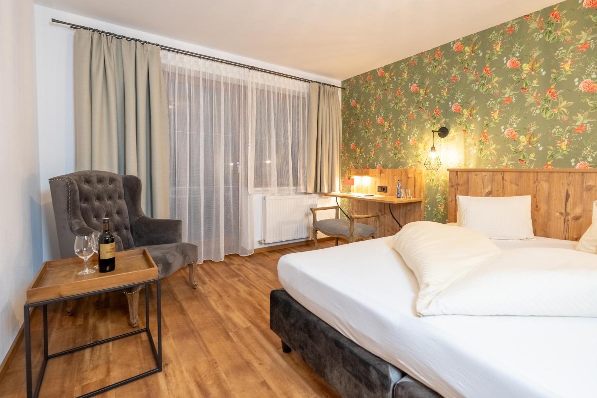 Hotel Krone Tirol Ройте Экстерьер фото
