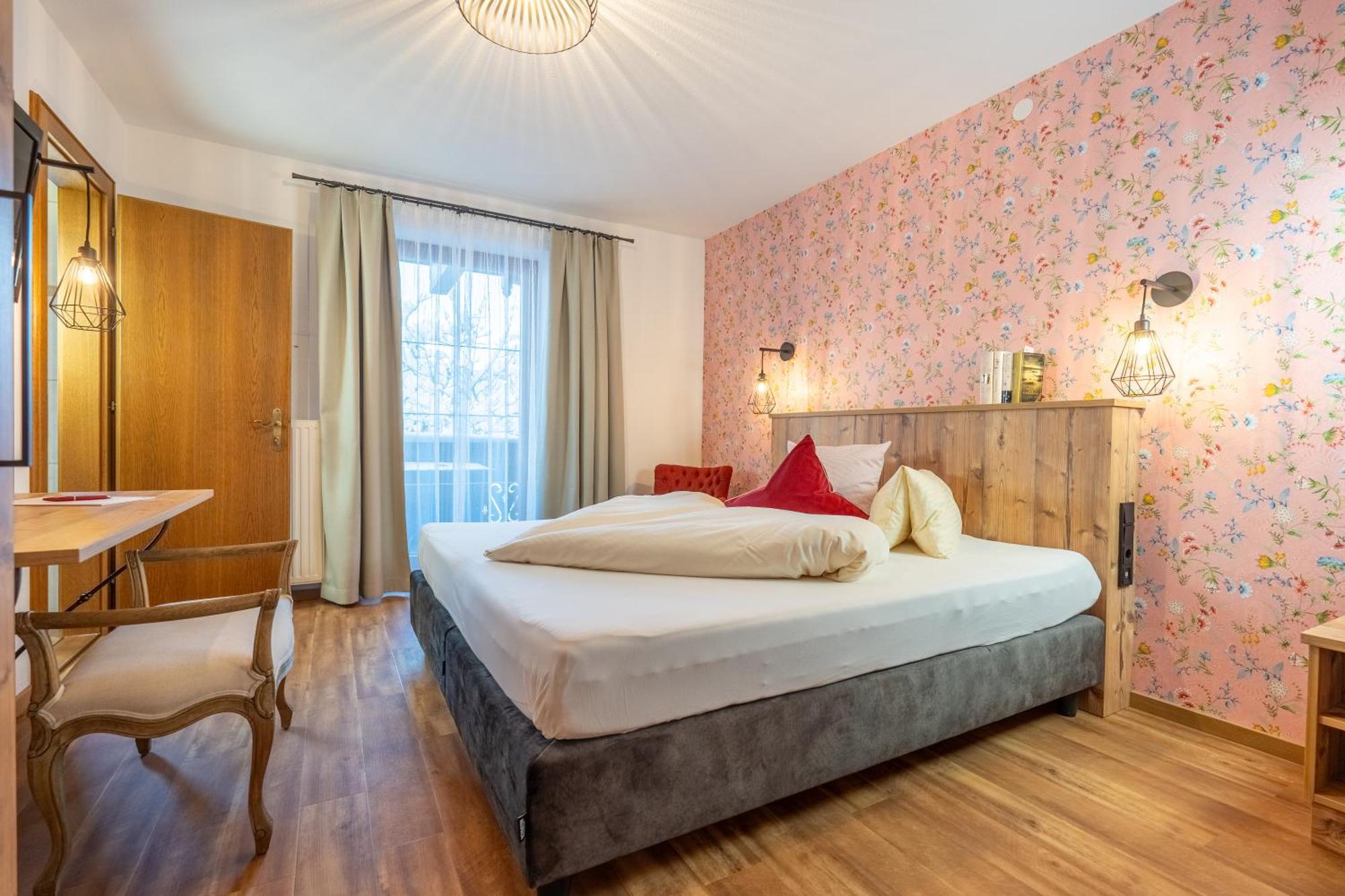 Hotel Krone Tirol Ройте Экстерьер фото