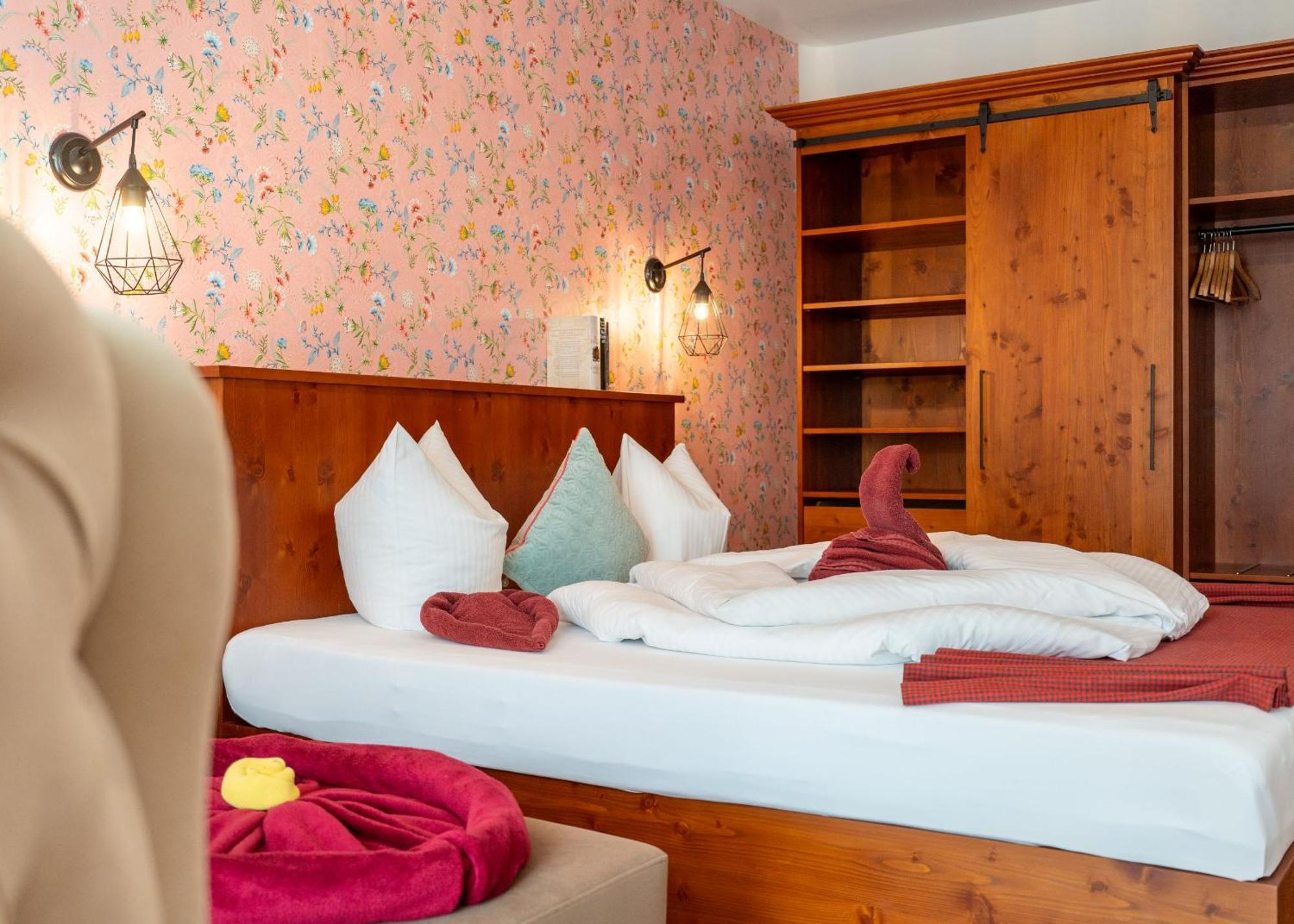 Hotel Krone Tirol Ройте Экстерьер фото