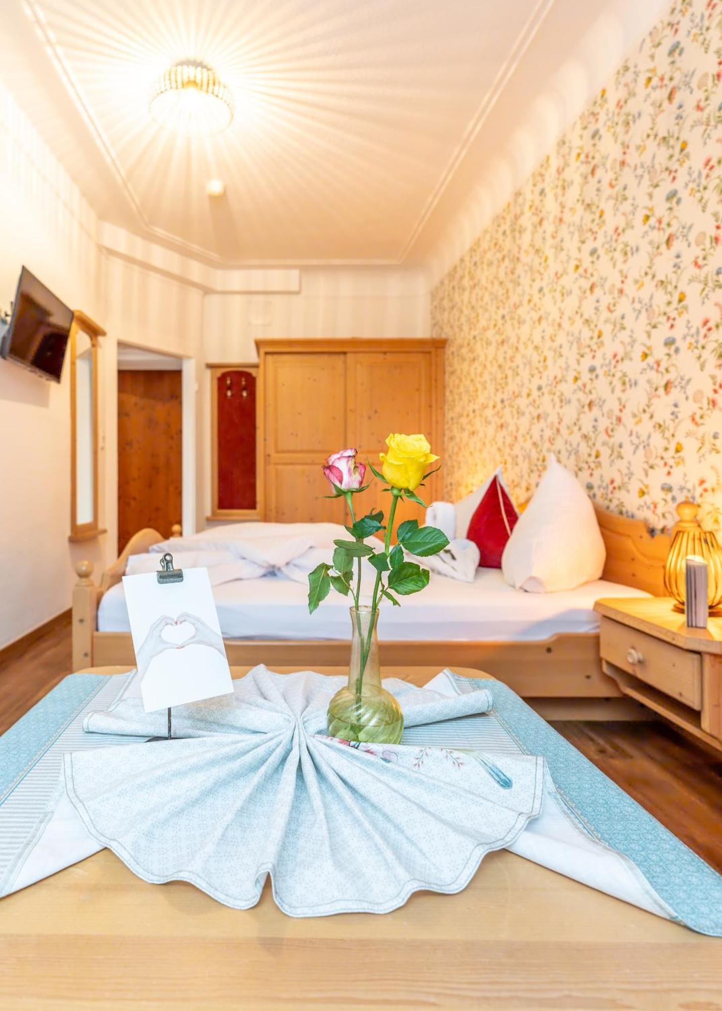 Hotel Krone Tirol Ройте Экстерьер фото