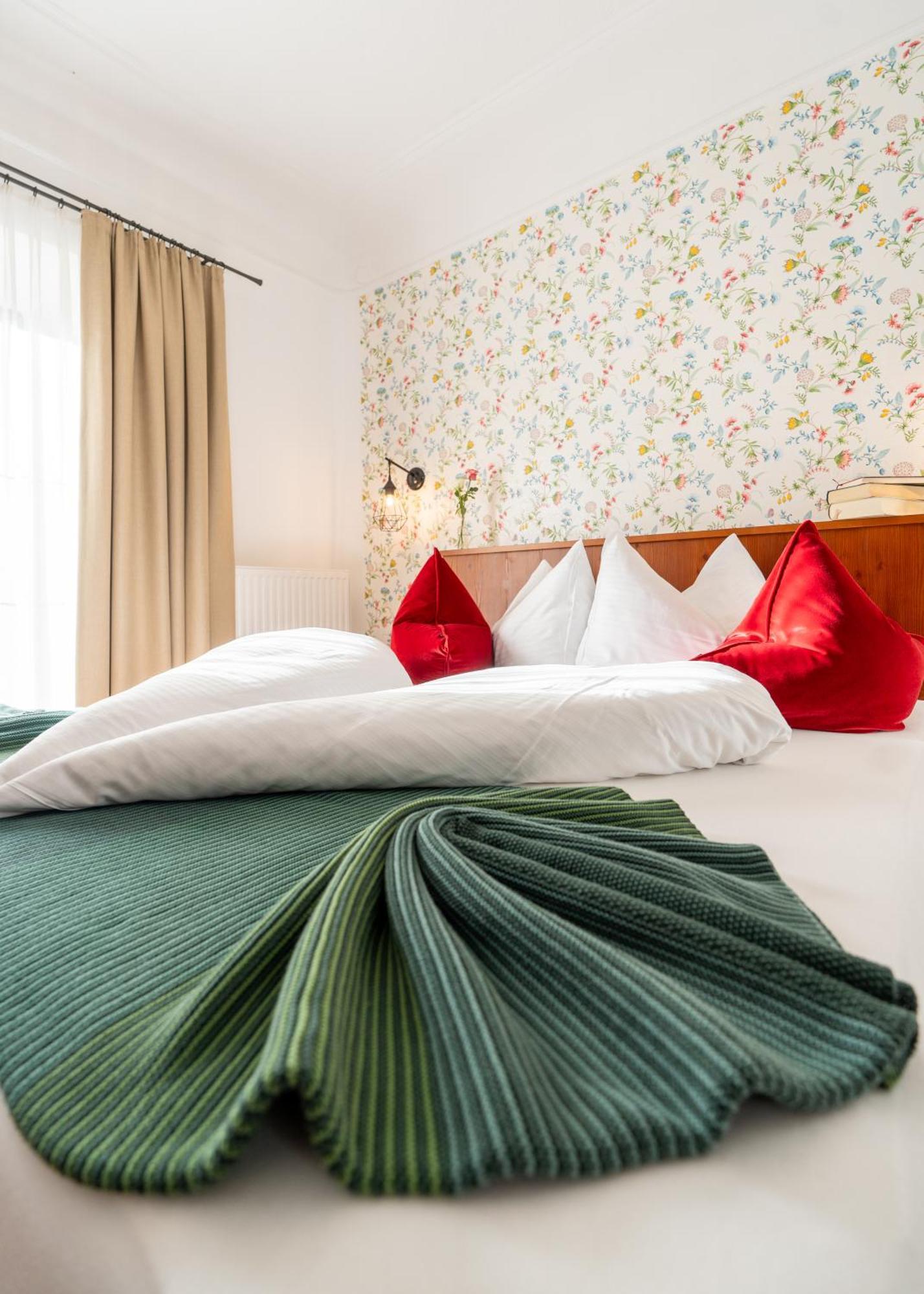 Hotel Krone Tirol Ройте Экстерьер фото