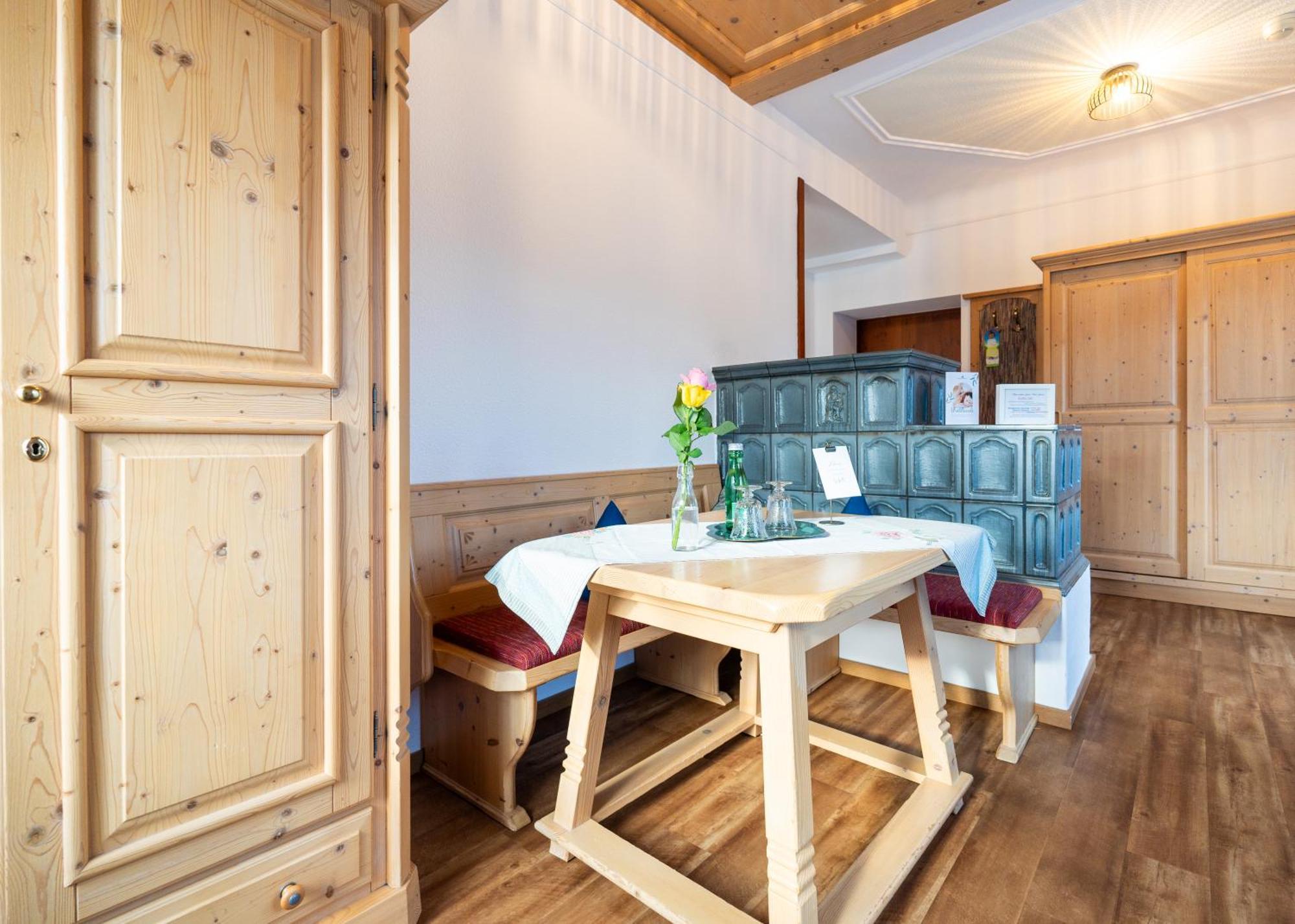 Hotel Krone Tirol Ройте Экстерьер фото