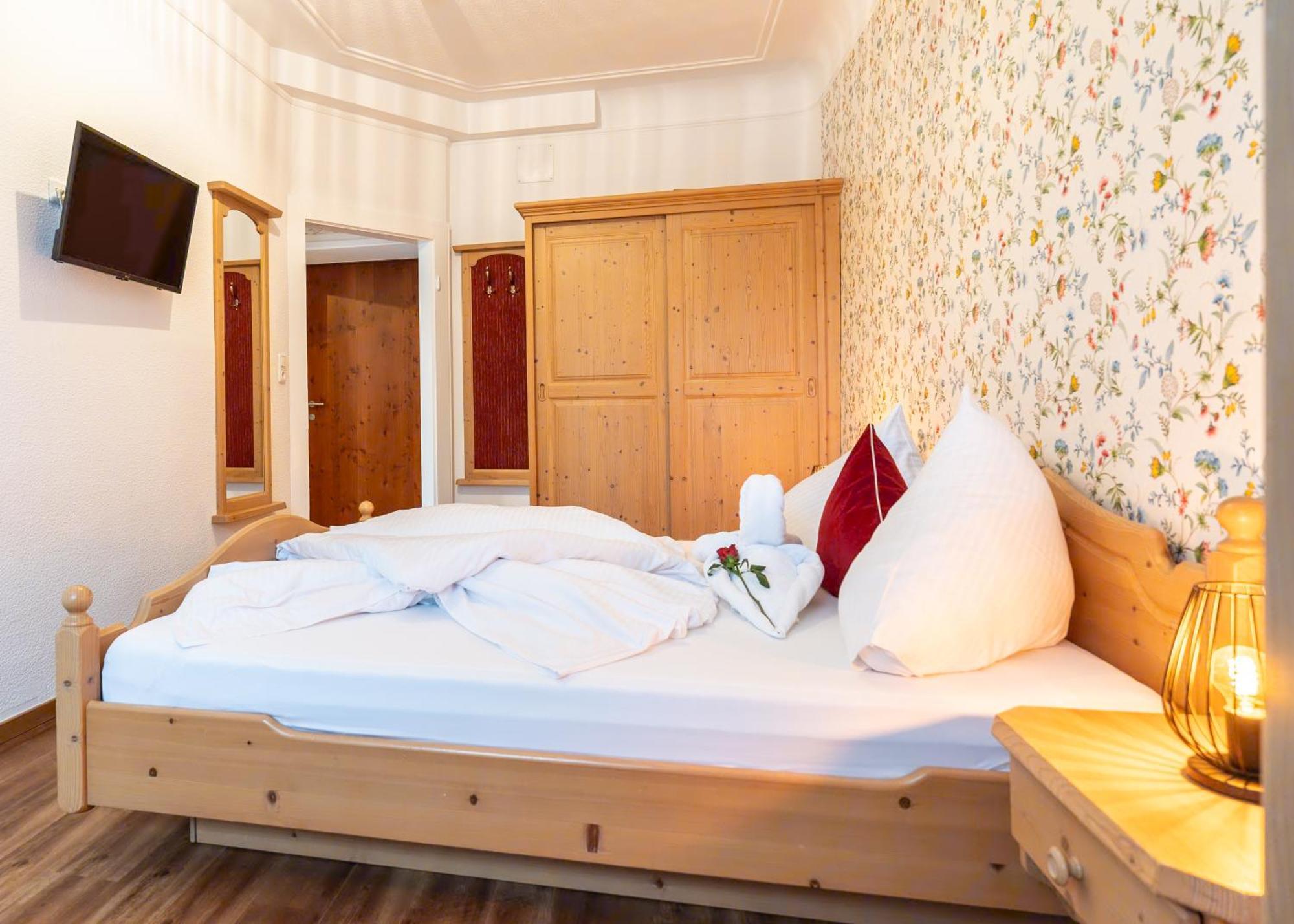 Hotel Krone Tirol Ройте Экстерьер фото